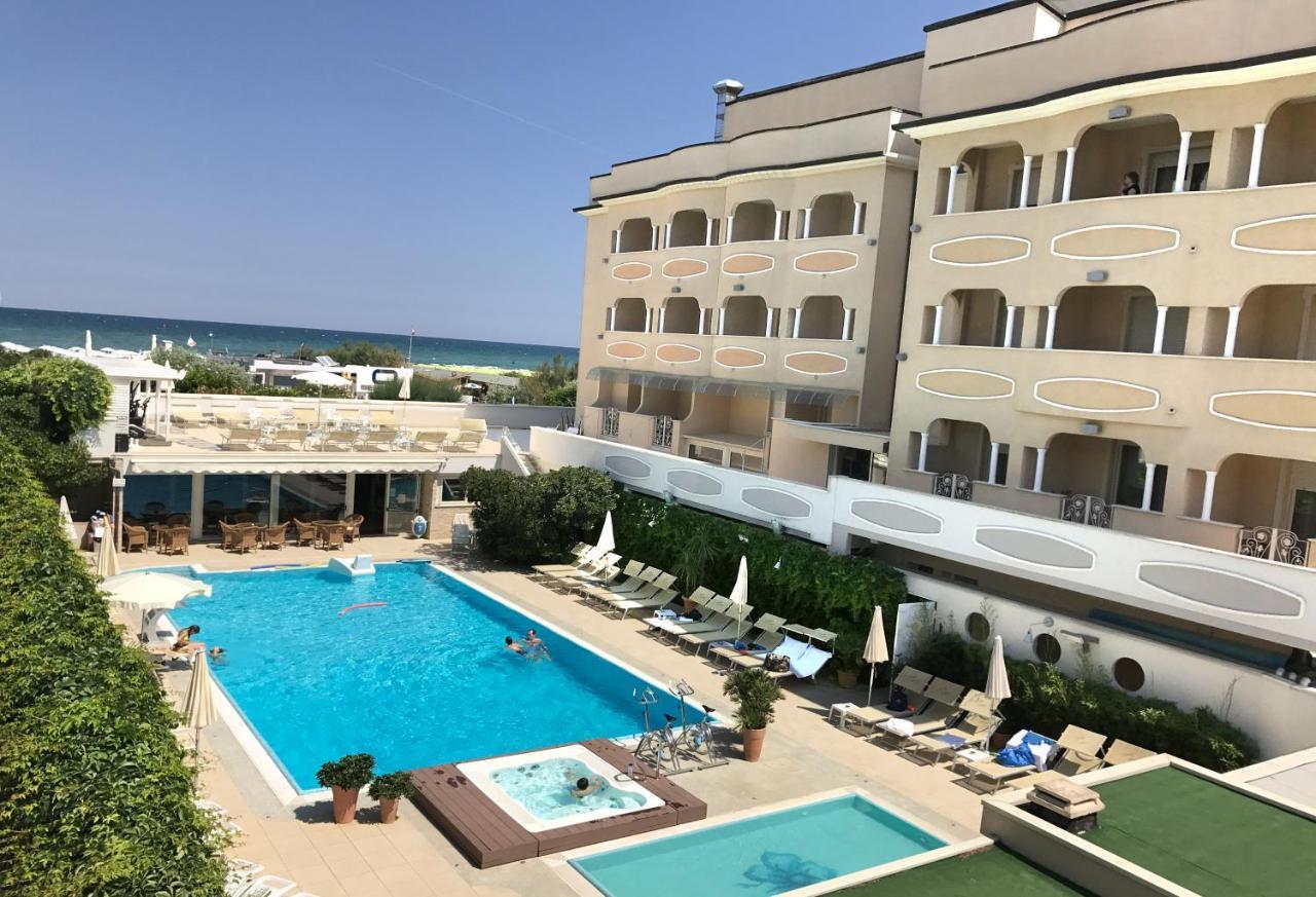 Hotel Derby Exclusive Milano Marittima Exterior foto